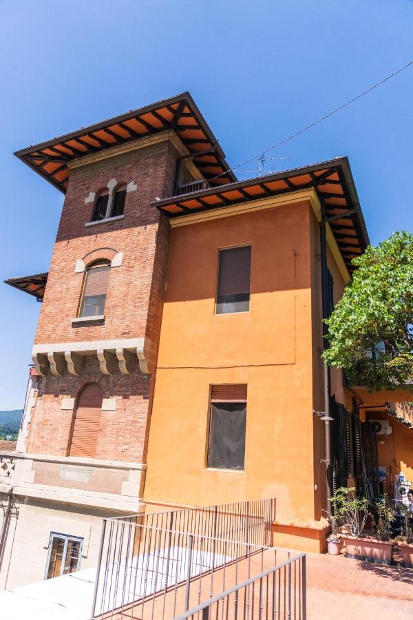 Attico In Villa Storica - Dolcevita Holiday Firenze Bagian luar foto